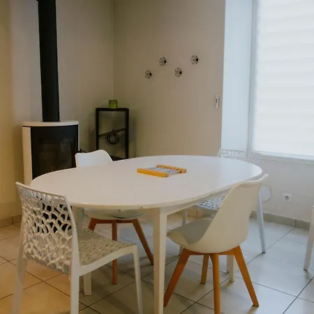 Cozy House With Garden, Comfort For 6 People Feriehus