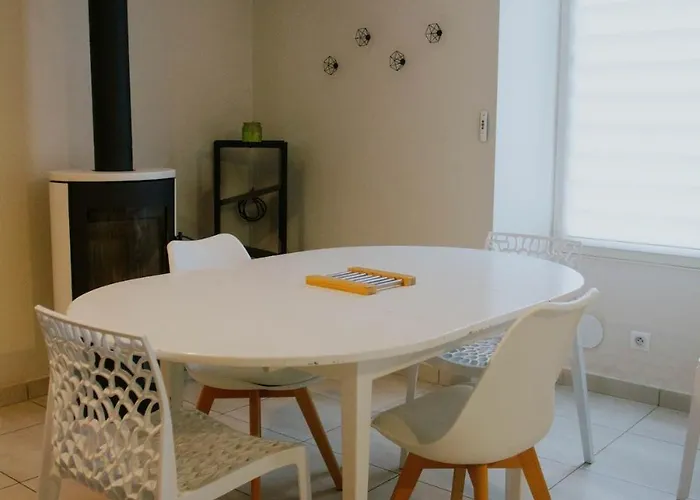 Cozy House With Garden, Comfort For 6 People Casa vacanze